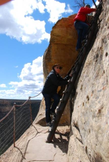 Mesa_Verde_Cliff_Balcony_Leiter_2.JPG